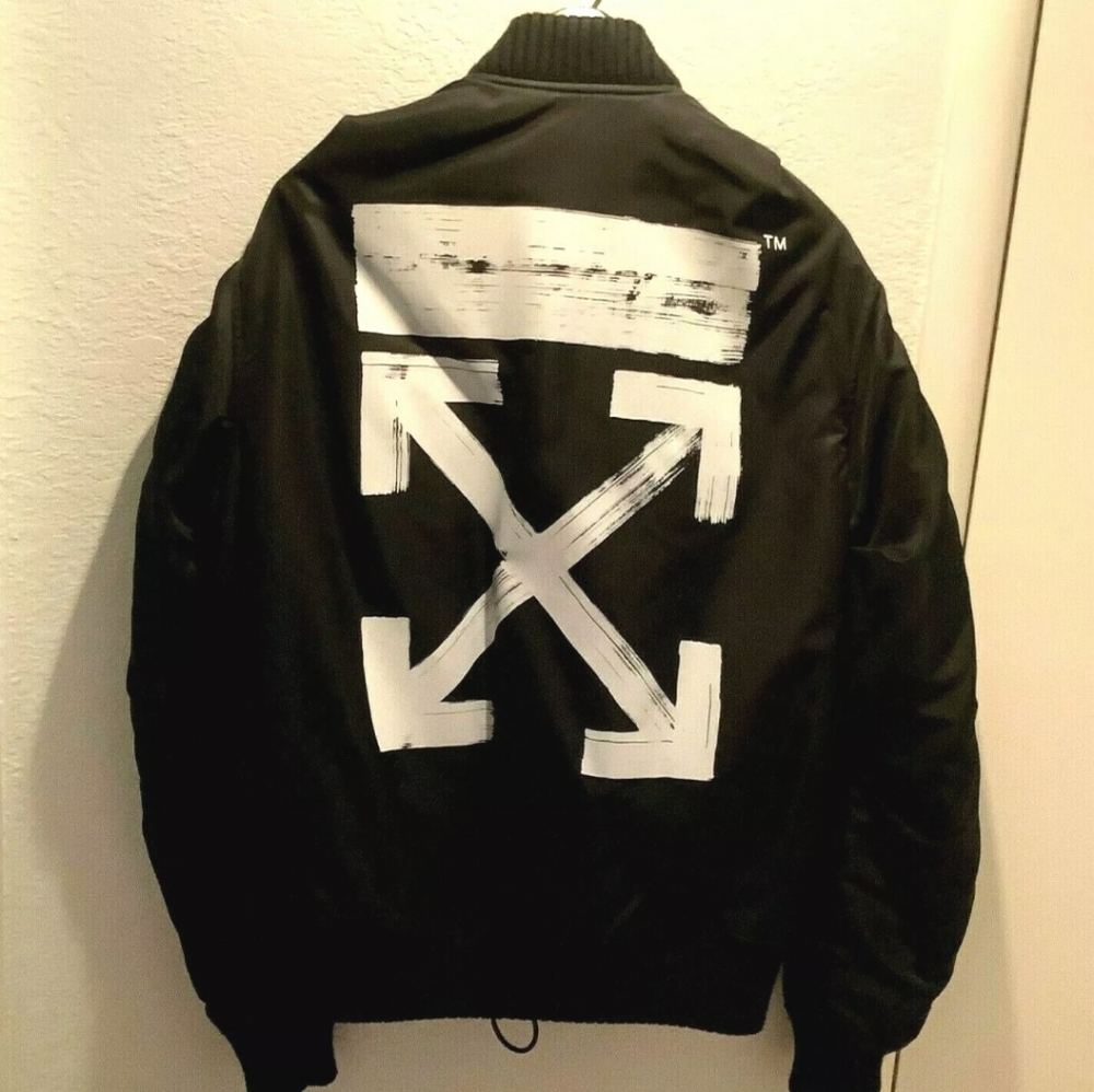 🚨🚨LIKE BRAND NEW (WORN ONCE LITERALLY) 100% Authentic Off-White Bomber Jacket
